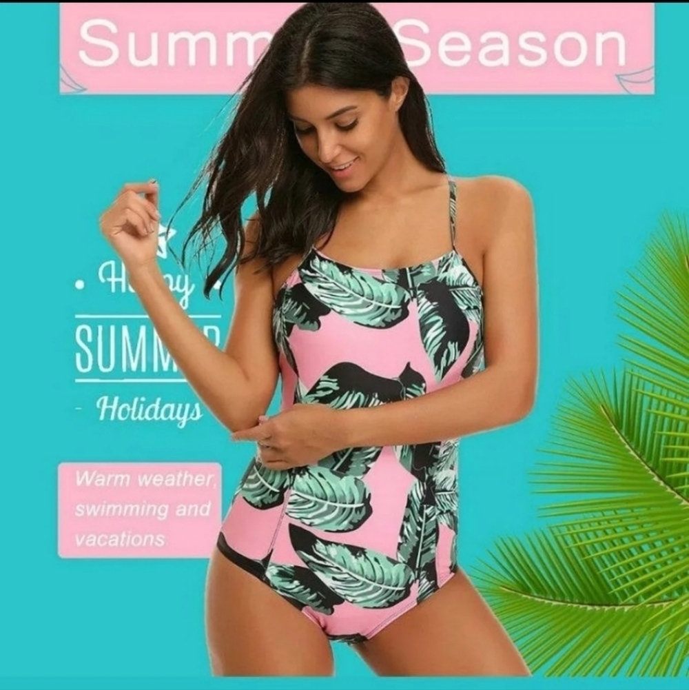 Swinsuit One piece size Small - Picture 2 of 3